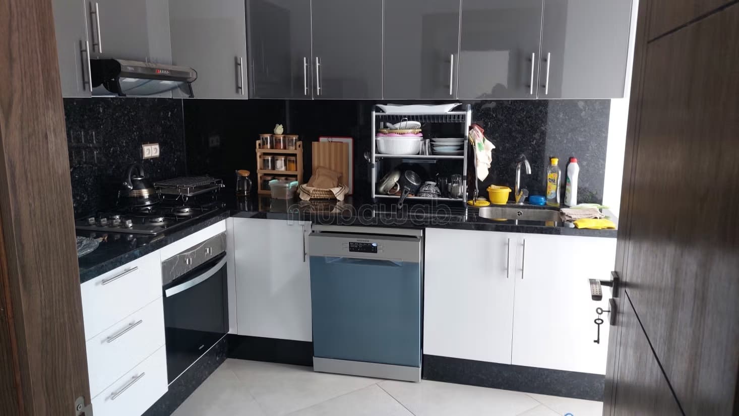 Vente d'un bel appartement à La Ville Haute. Surface de 81...