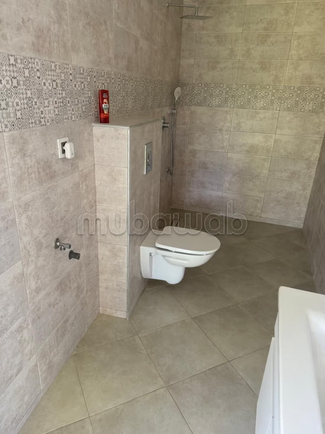 Appartement à vendre à Riad Salam. 3 grandes pièces. Bien me...