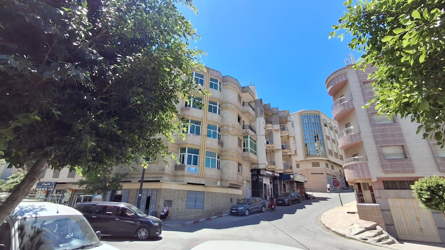Maison commerciale à vendre à Drissia