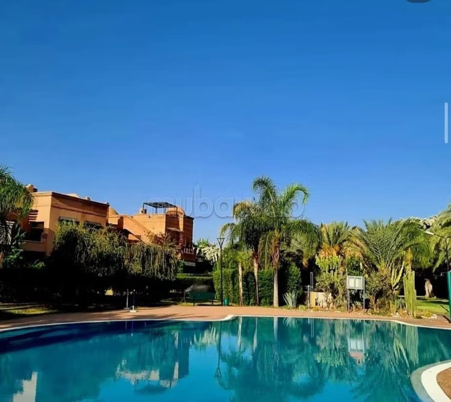 Bel appartement meublé avec rooftop et piscines