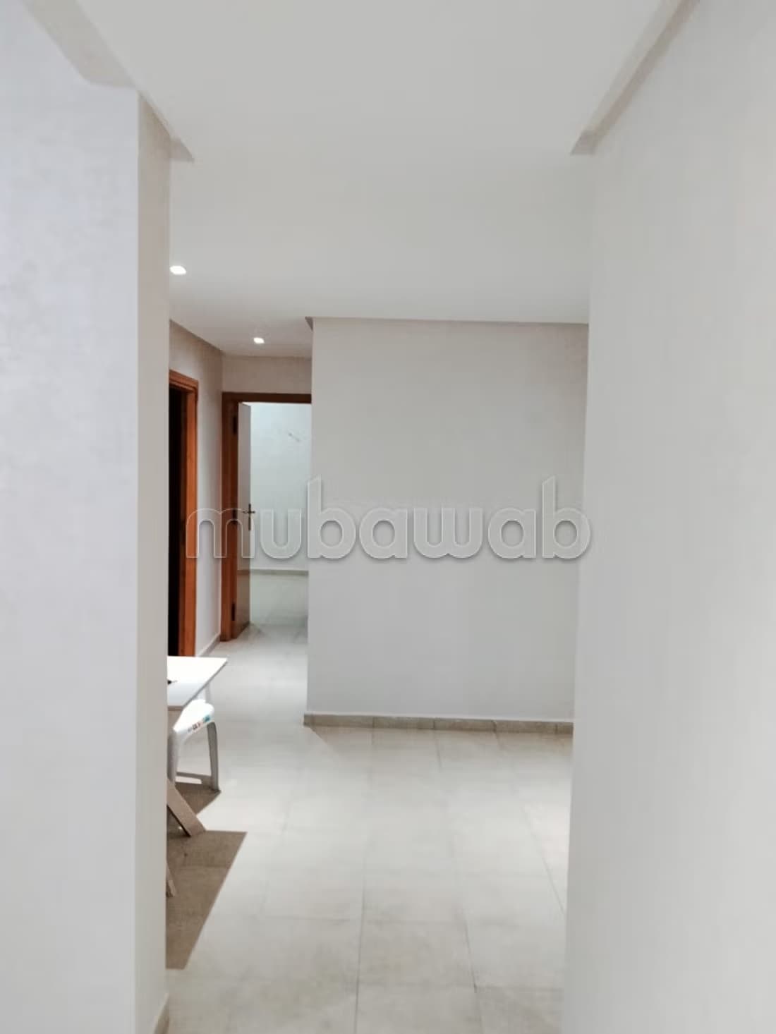 Bel appartement à louer à Ain Mezwar. 1 partie. Ascenseur