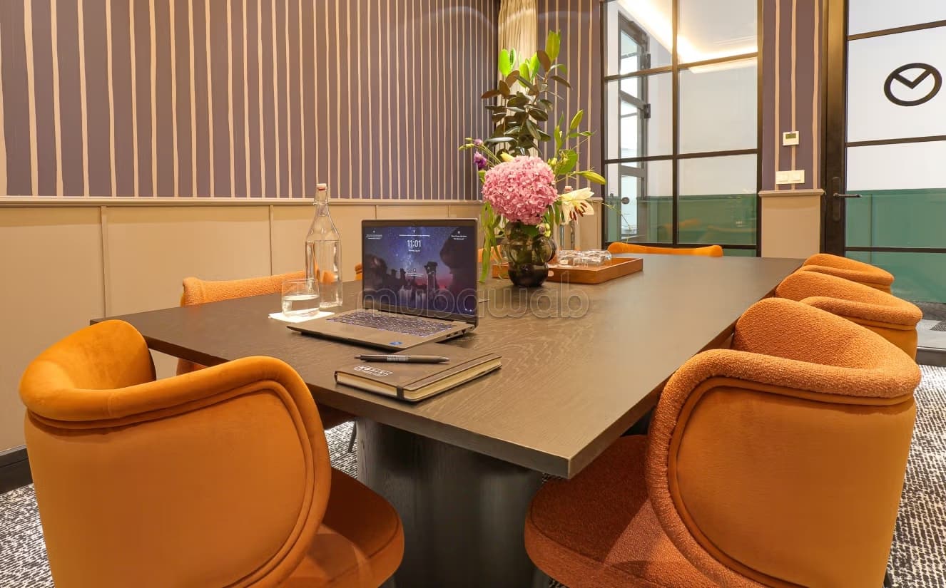 Bureau Prime Meublé De 600 M² En Location Sur CFC