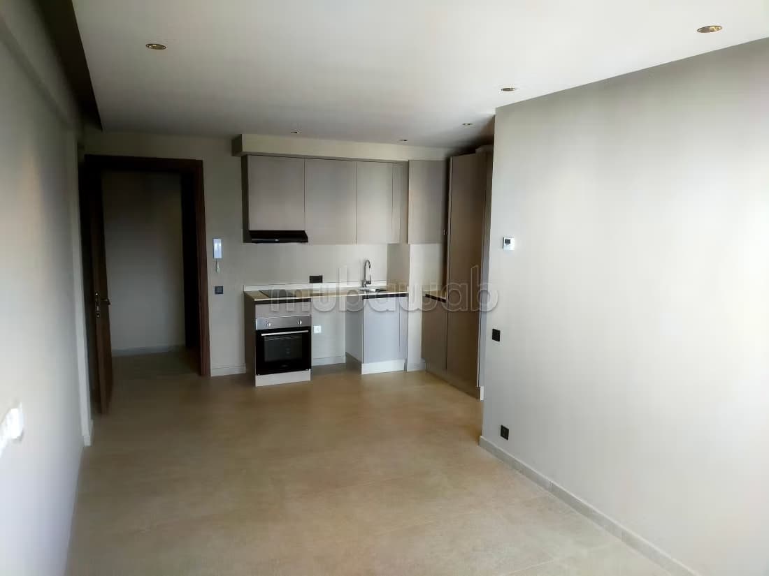 Apprt vide dans residence securisee, oriente sud