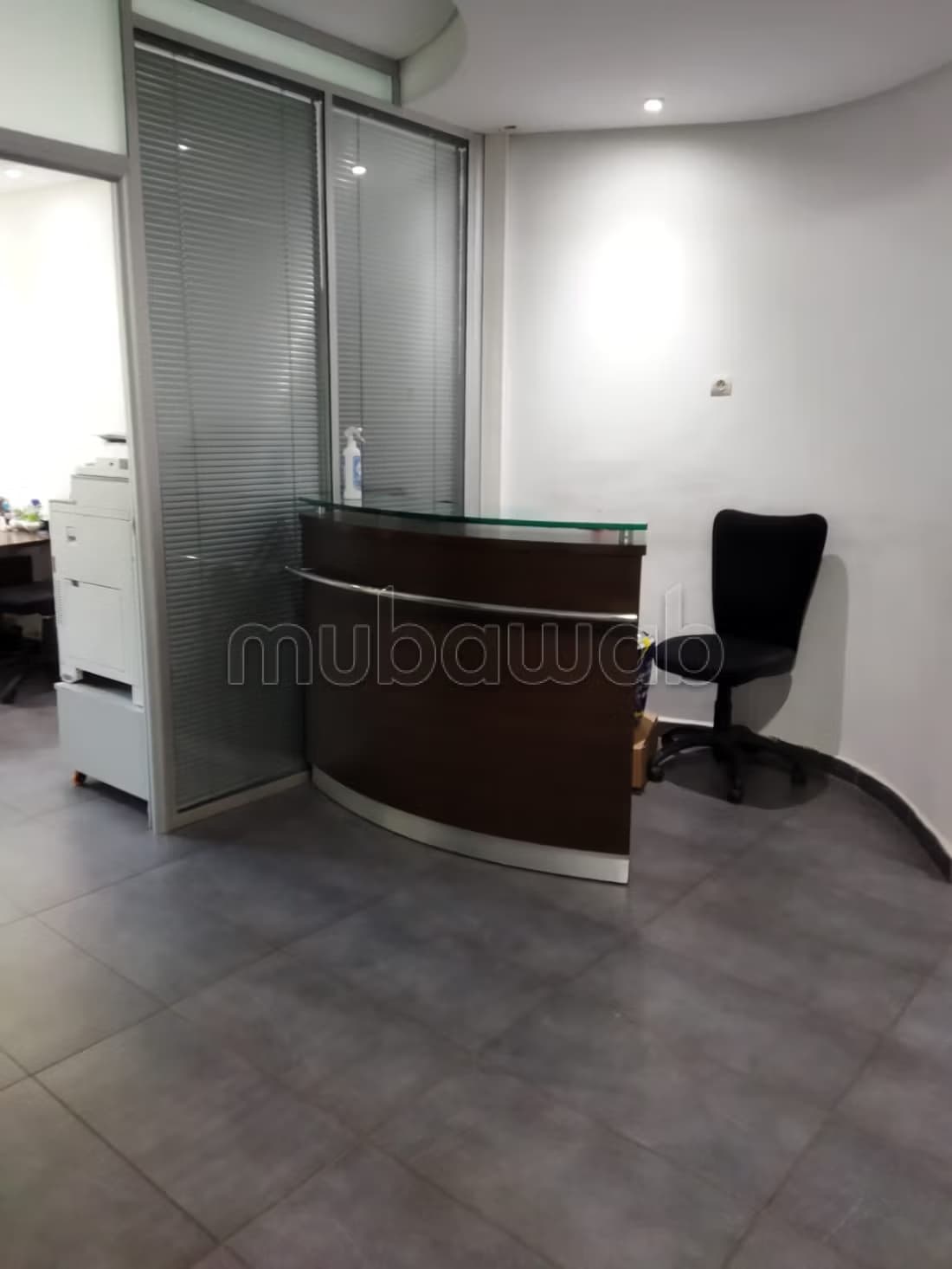 AV Med 6 Plateau bureau au 1er étage à louer