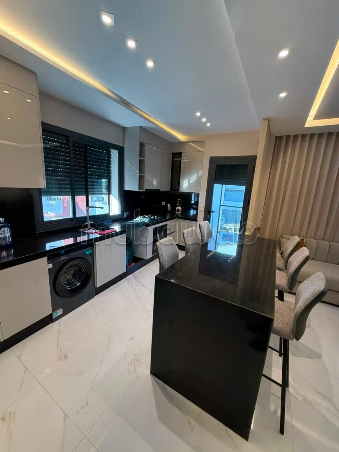 Appartement a louer longue durée tanja balia 9500Dh