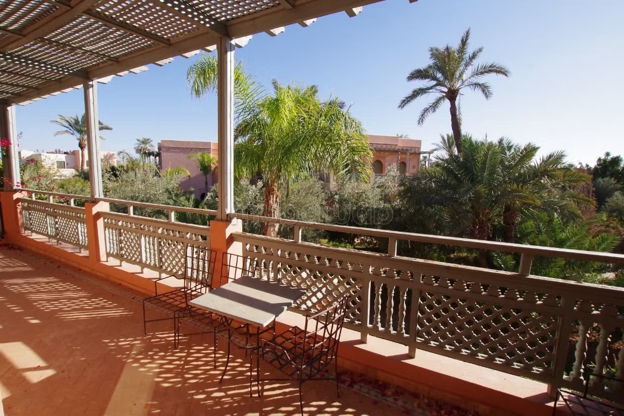 Appartement semi meuble avec belle terrasse