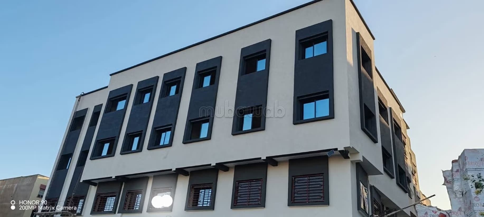 Appartements à deux façades près de la mer