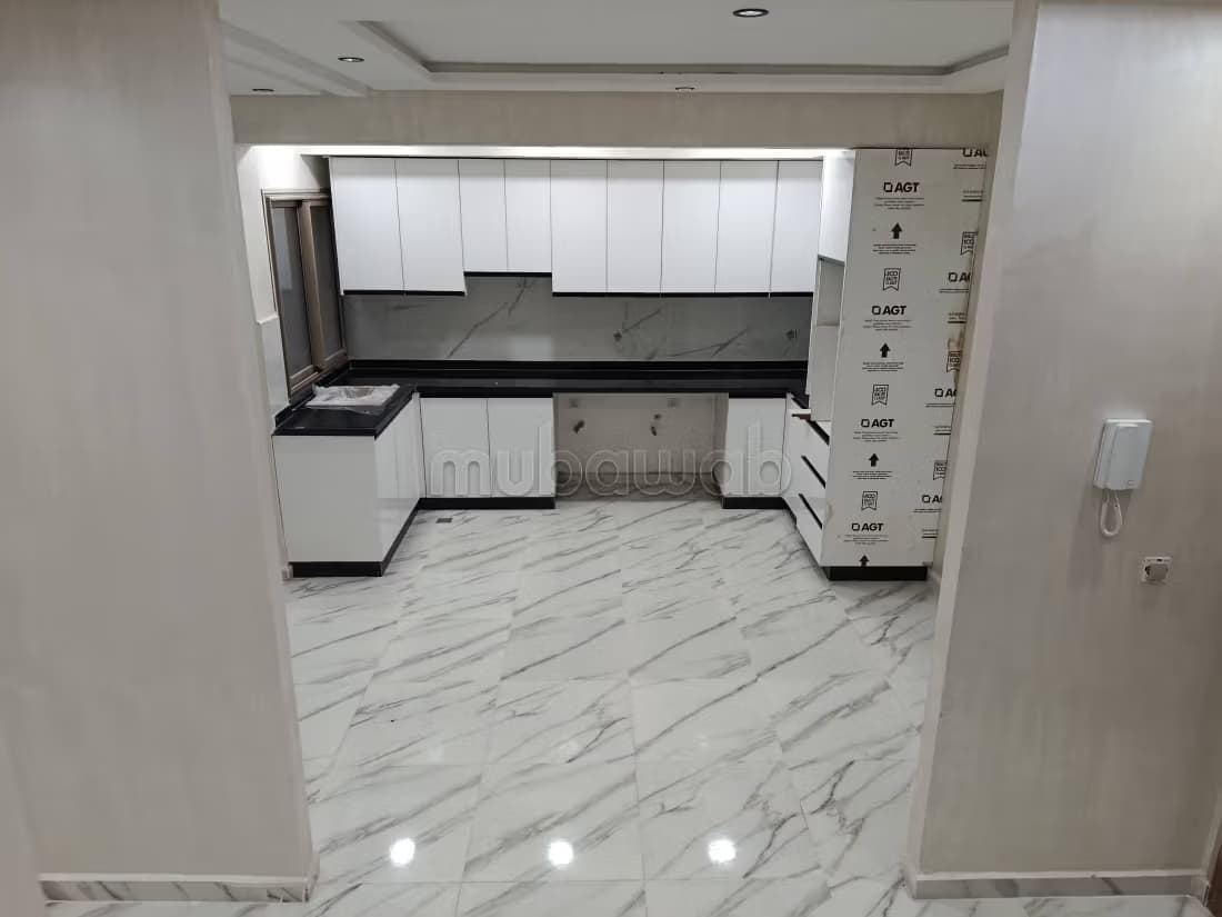 Appartement à l'achat à Mhamid. 6 pièces. Porte blindée, sé...