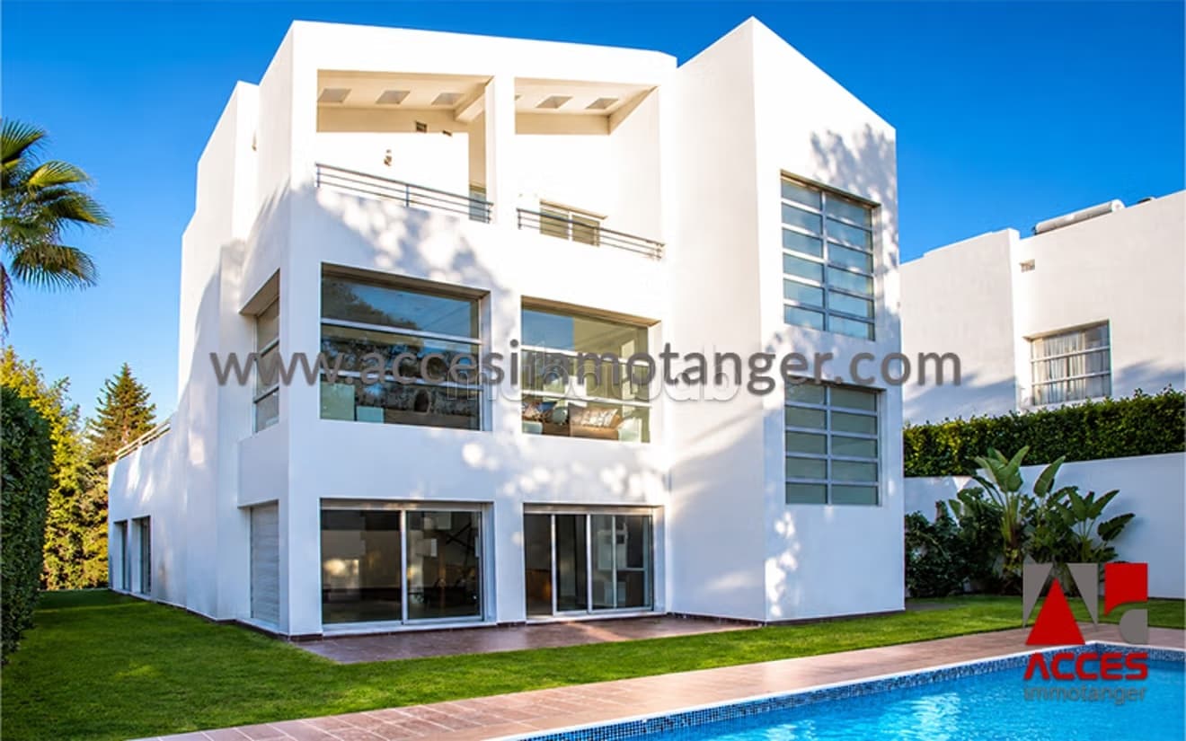 Spacieuse villa avec piscine