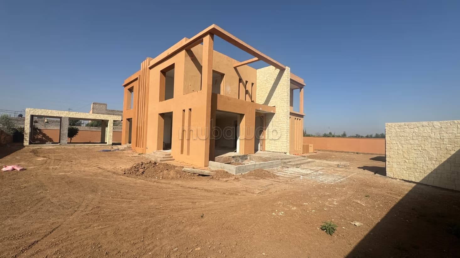 Villa contemporaine semi finie Route de Ouazazate