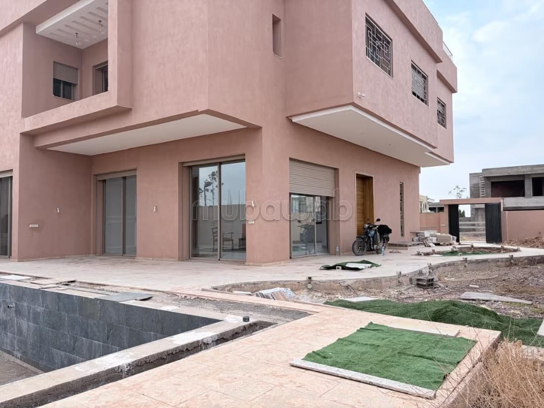 Titre: villa neuve d’exception – jamais habitée