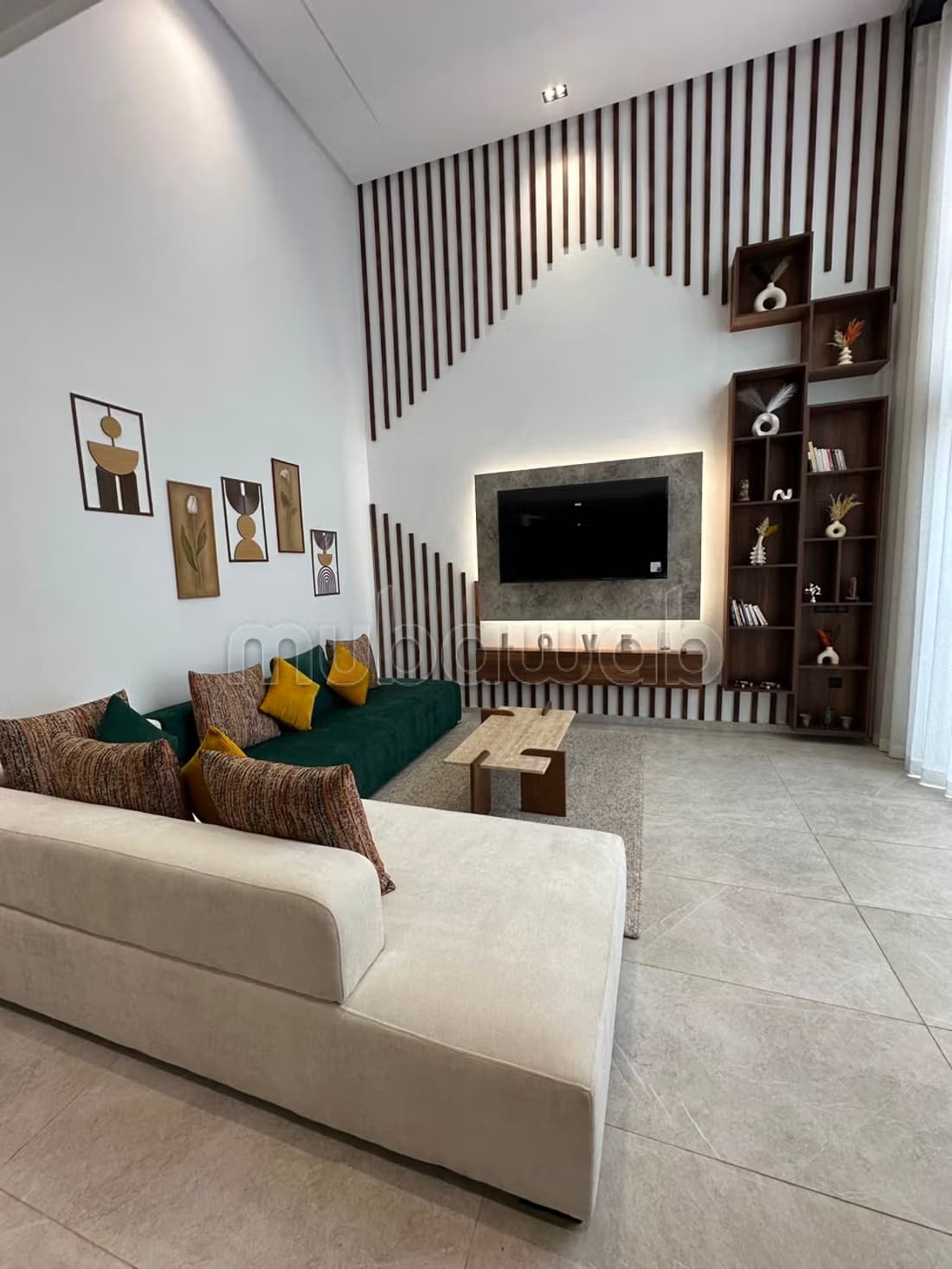 Loft-duplex neuf, jamais habité, entièrement meublé et équip...