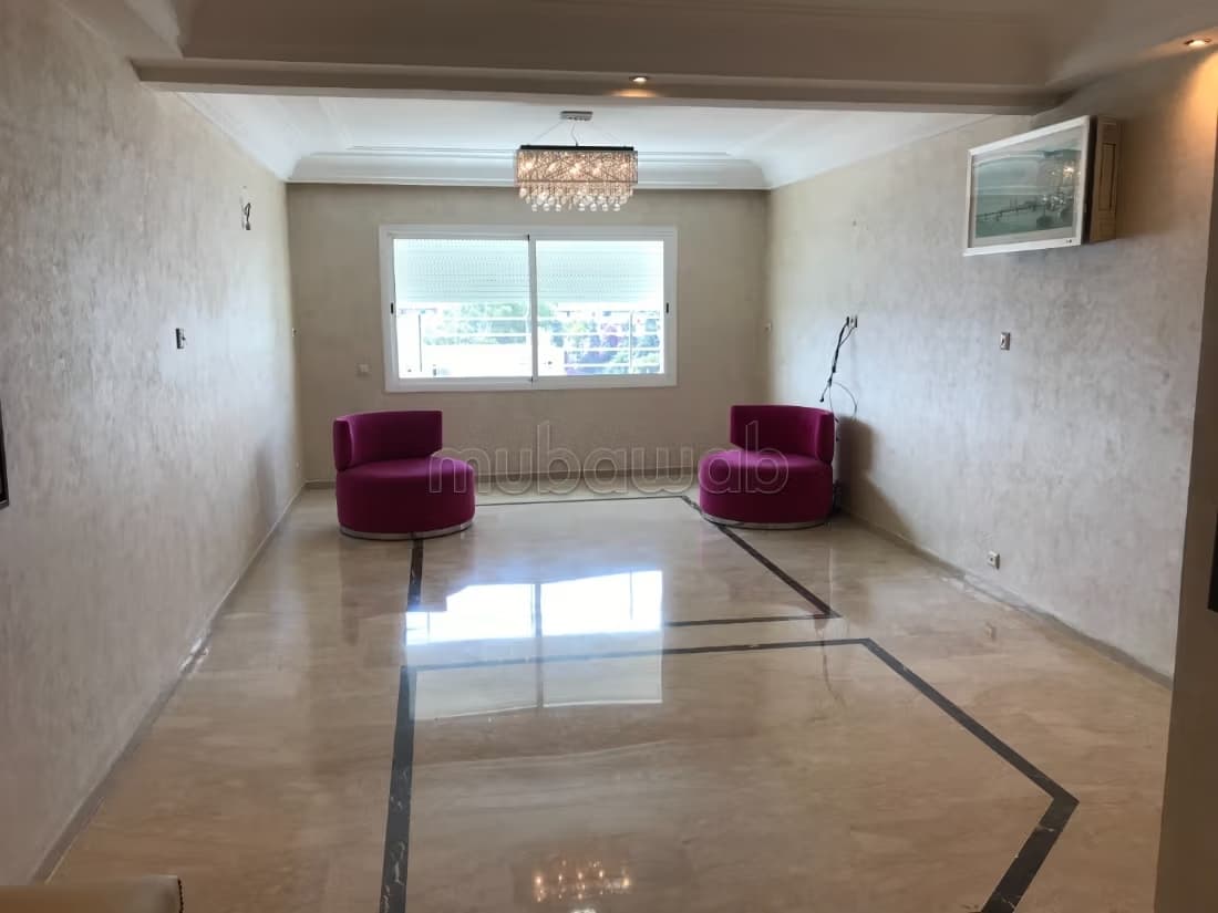 Appartement à louer à Val Fleury. 4 pièces. Service de conci...