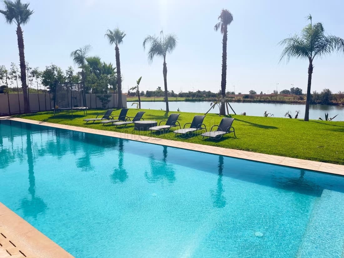 Superbe villa à louer à Route de Tahanaout. 10 pièces confo...