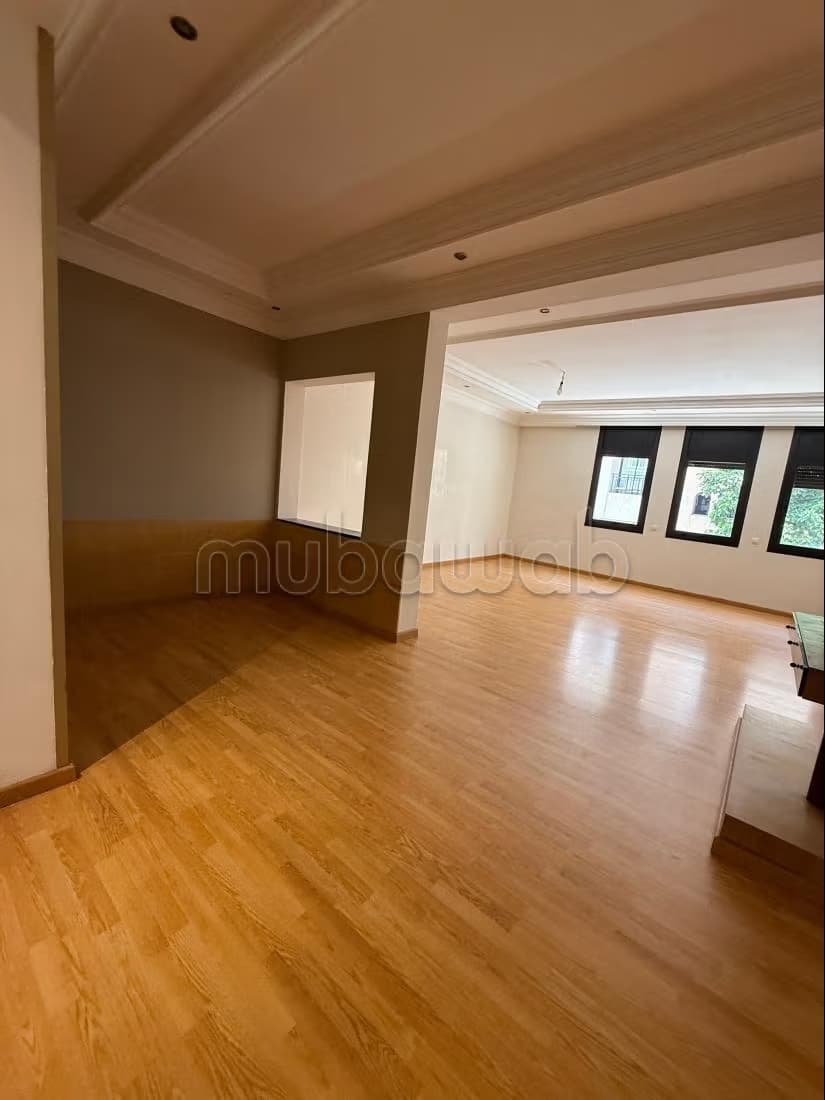 Appartement 4 chambre salon en location à Agdal. Surface tot...