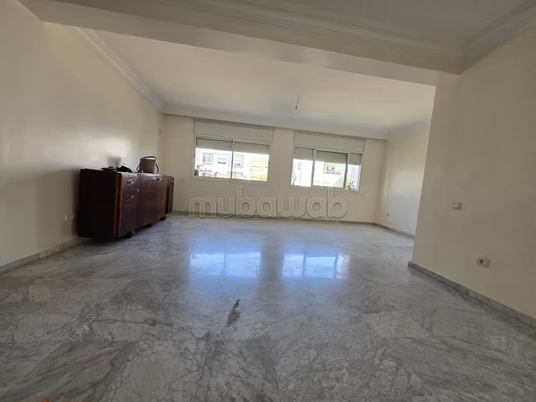 Bel appartement à vendre à Ain Diab. 3 chambres. Jardin et...