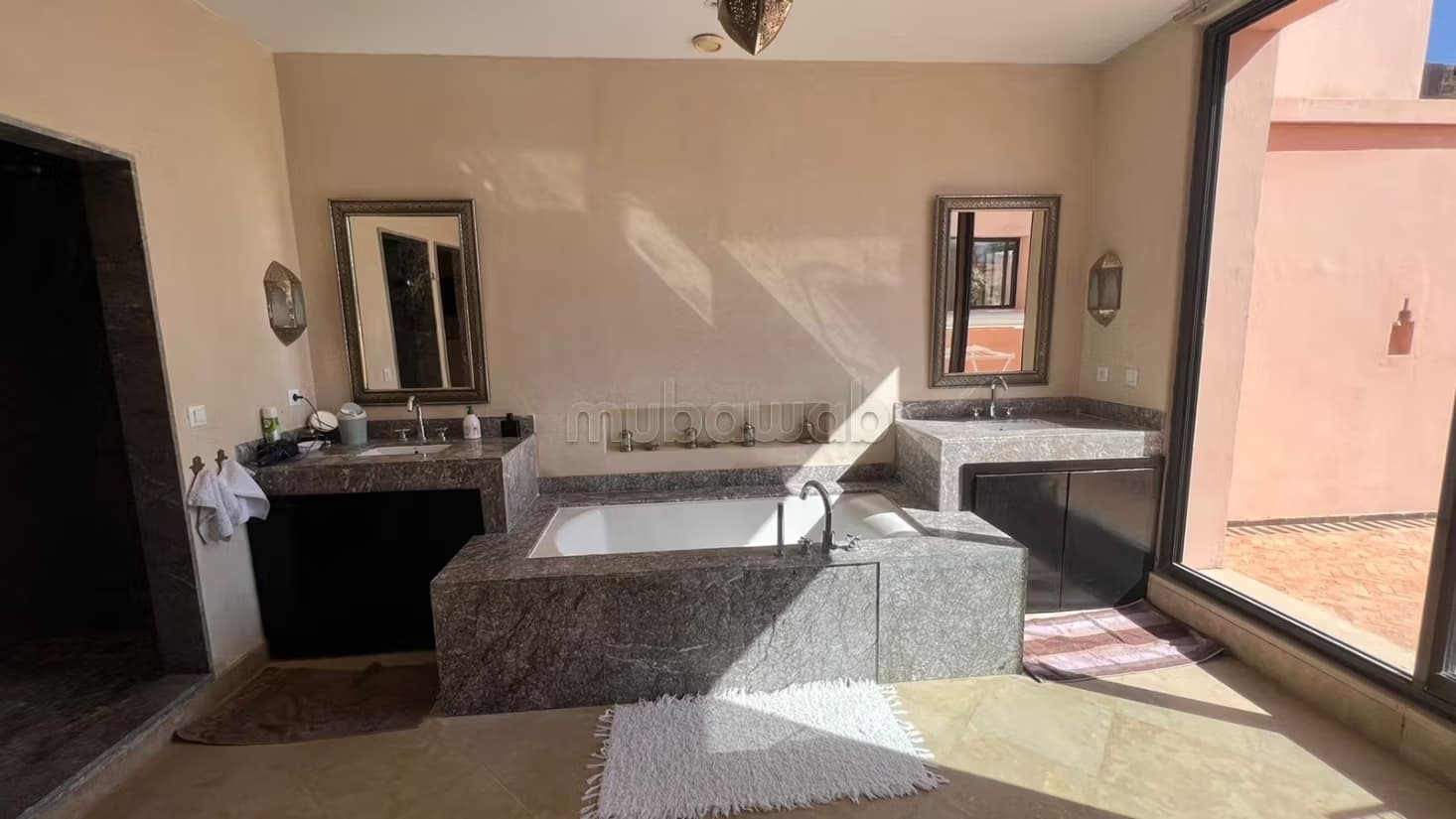 Villa de luxe à louer à Sidi Youssef. 6 pièces confortables...