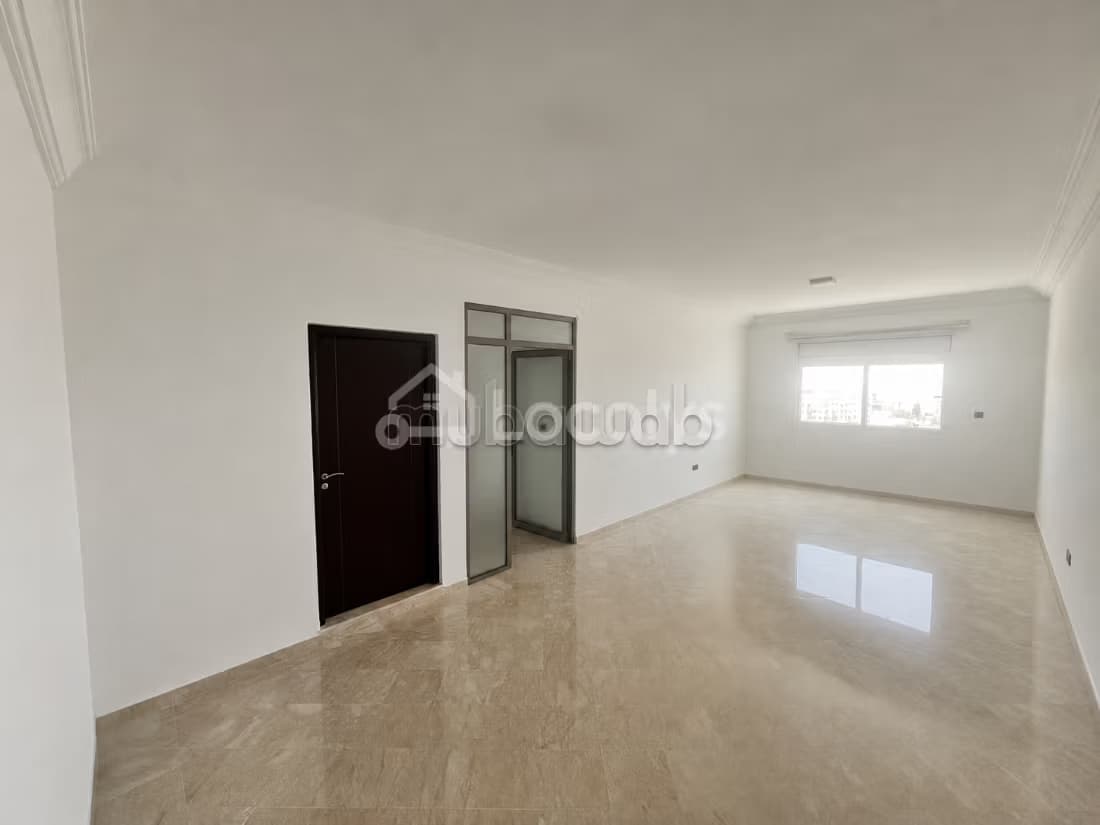 Bureaux neufs à louer Avenue Kadi Ayad