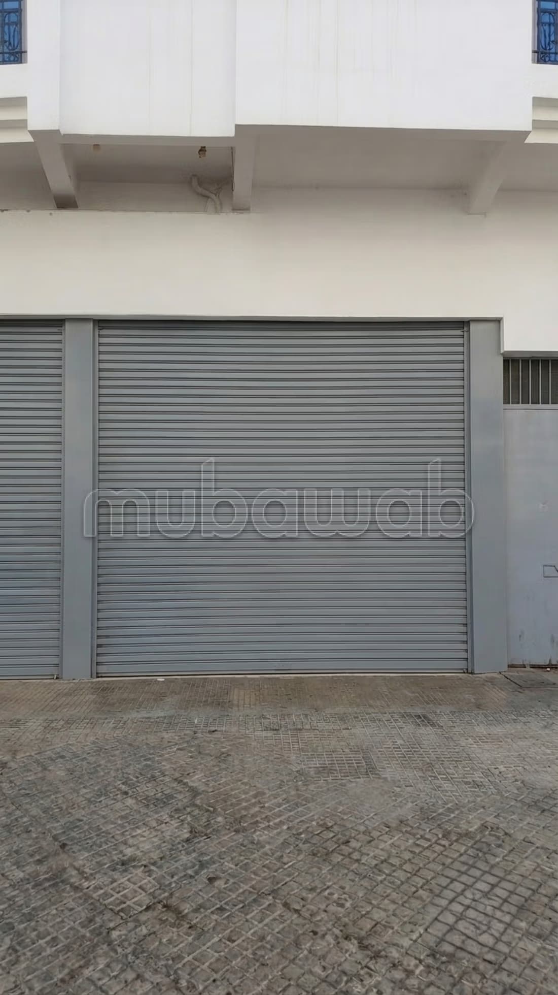 Magasin de 50 m² avec mezzanine de 10 m² à vendre
