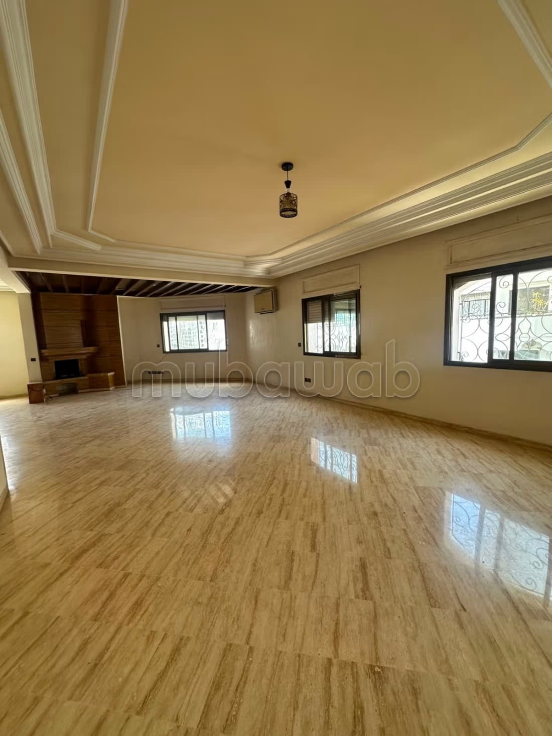 A Louer – Spacieux appartement de 172 m² au cœur de Racine –...