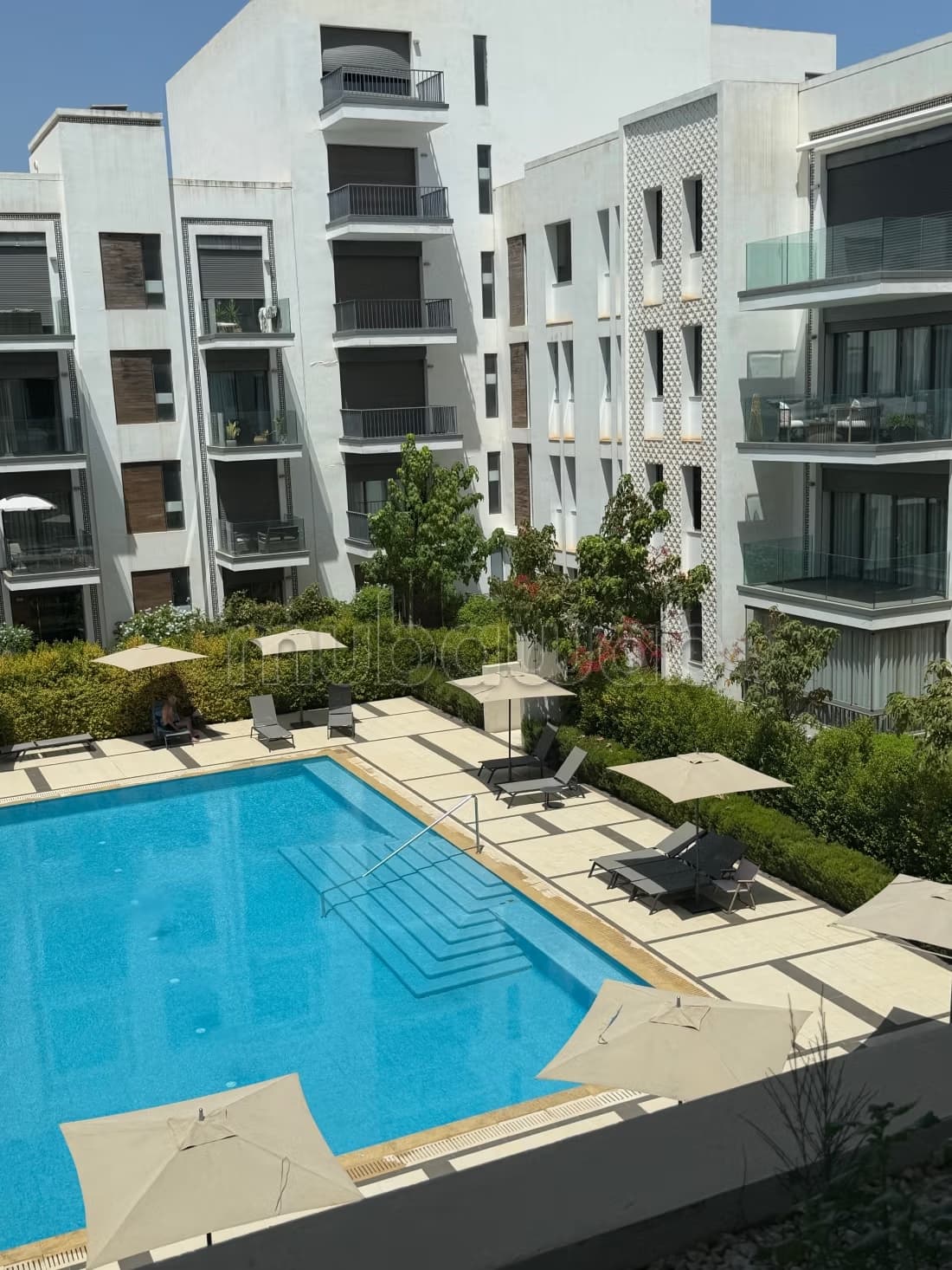 Louez cet appartement à Souissi. 3 pièces. Bien meublé