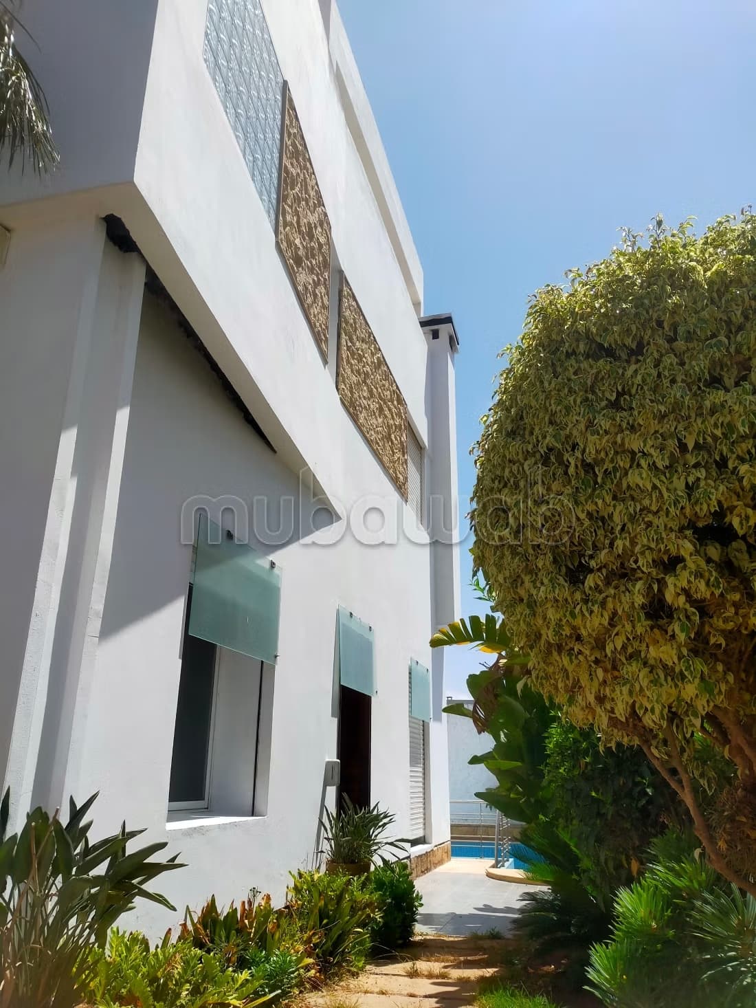 Villa avec dépendances et rooftop, quartier Oasis