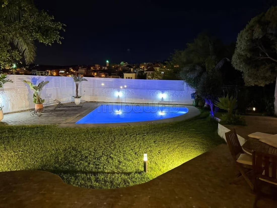 Belle villa à louer à Rmilat. 8 grandes pièces. Meublé