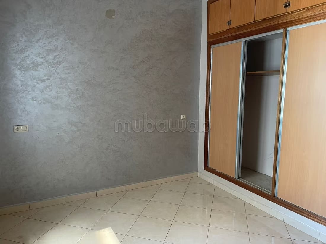 Appartement en vente à Hamria. 3 chambres. Avec ascenseur