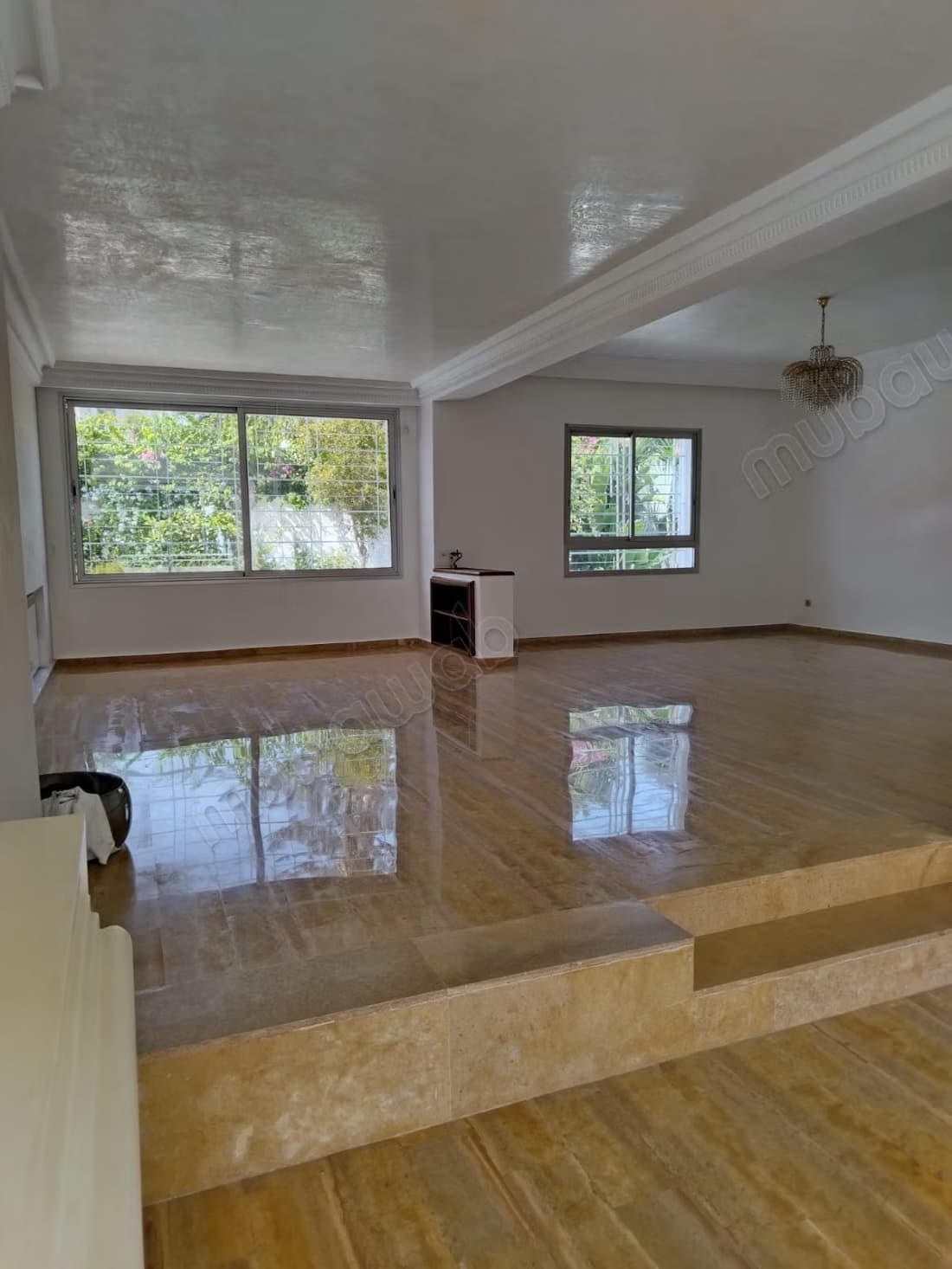 Triplex a la location vide a anfa 27000dh