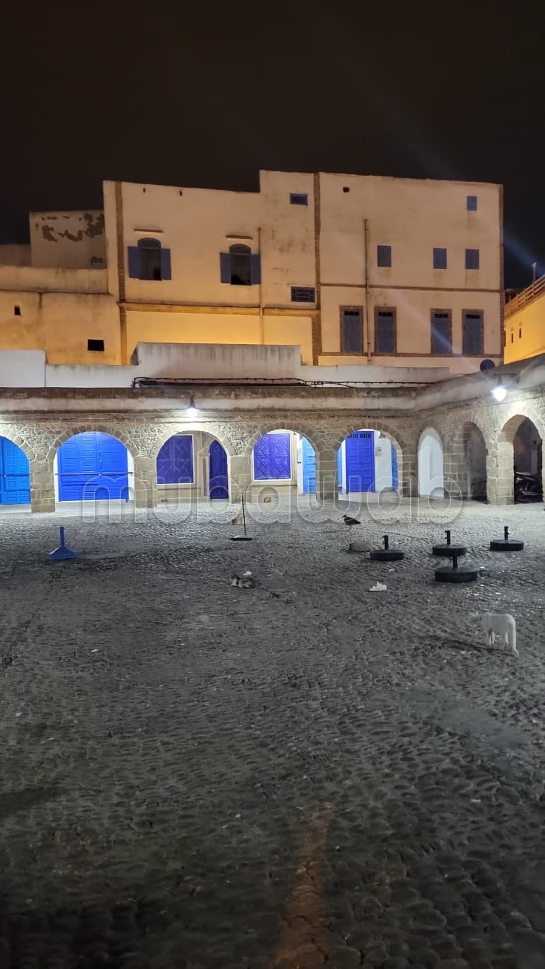 Beau local à vendre à Medina. Surface totale 9 m²