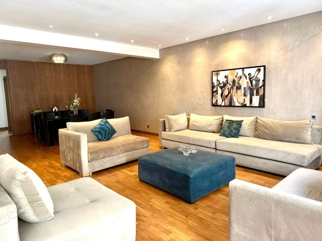 En Location Meublé: Magnifique Appartement 3 chambres Ch. Pe...