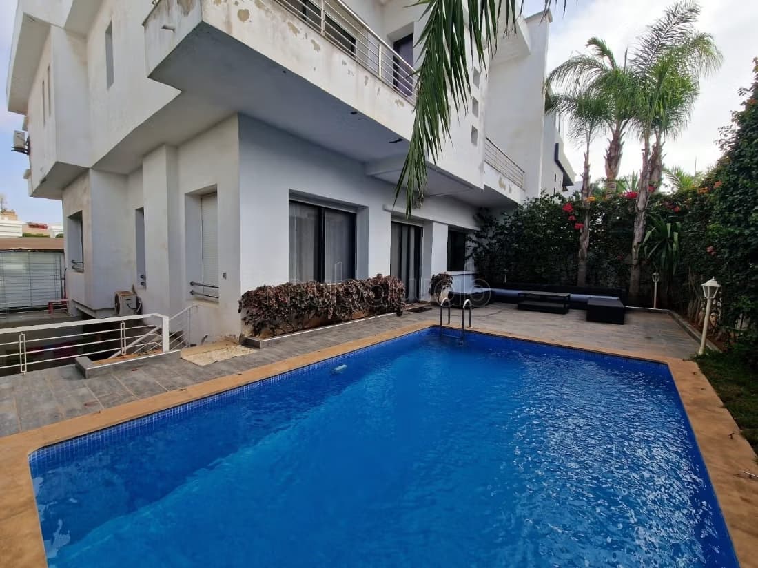 Villa Meublé avec piscine à côté morocoo mall