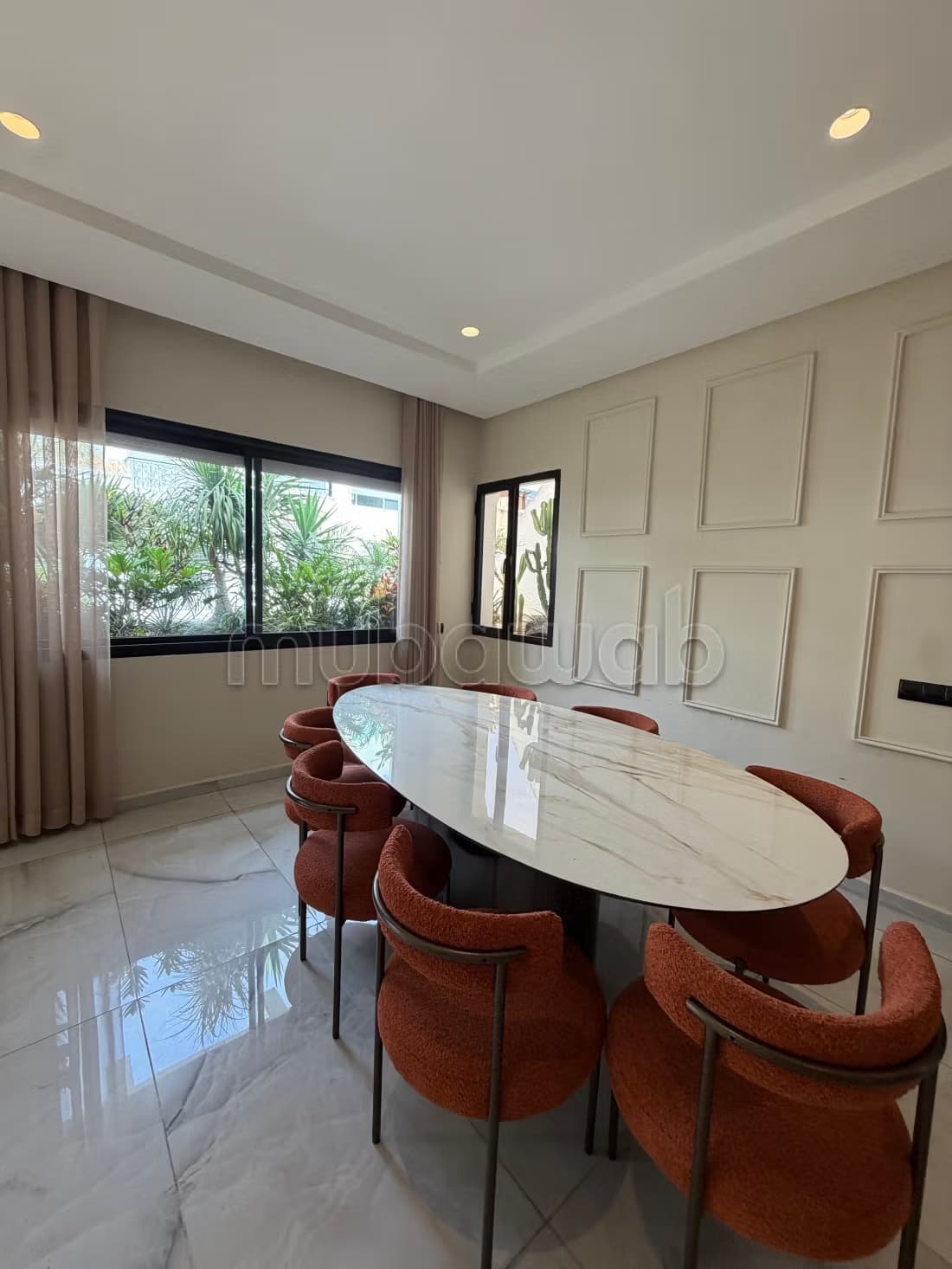 Superbe appartement duplex avec toit-terrasse à louer à Raci...
