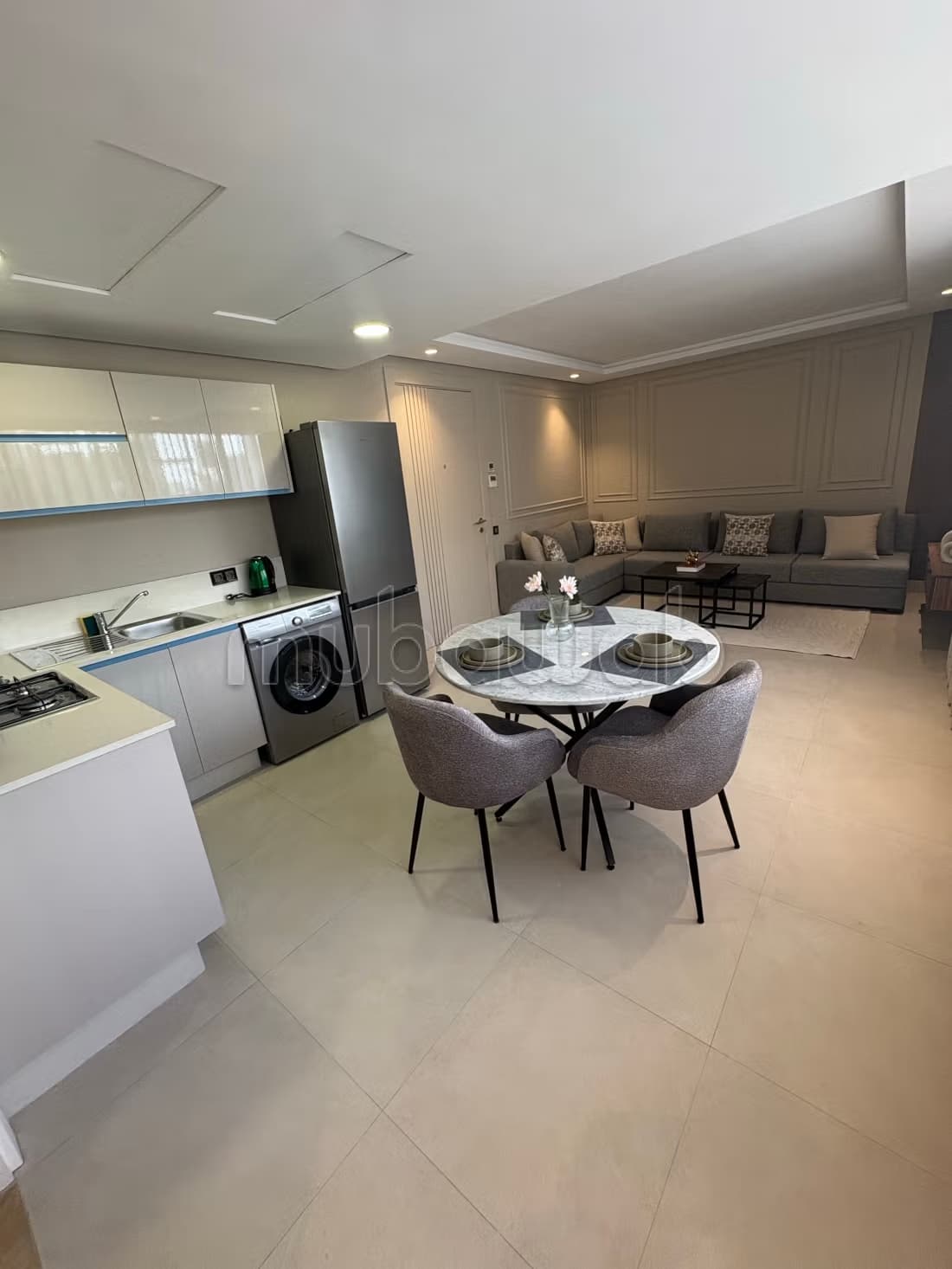 Louez cet appartement à Bourgogne Ouest. 1 Pièce. Meublé