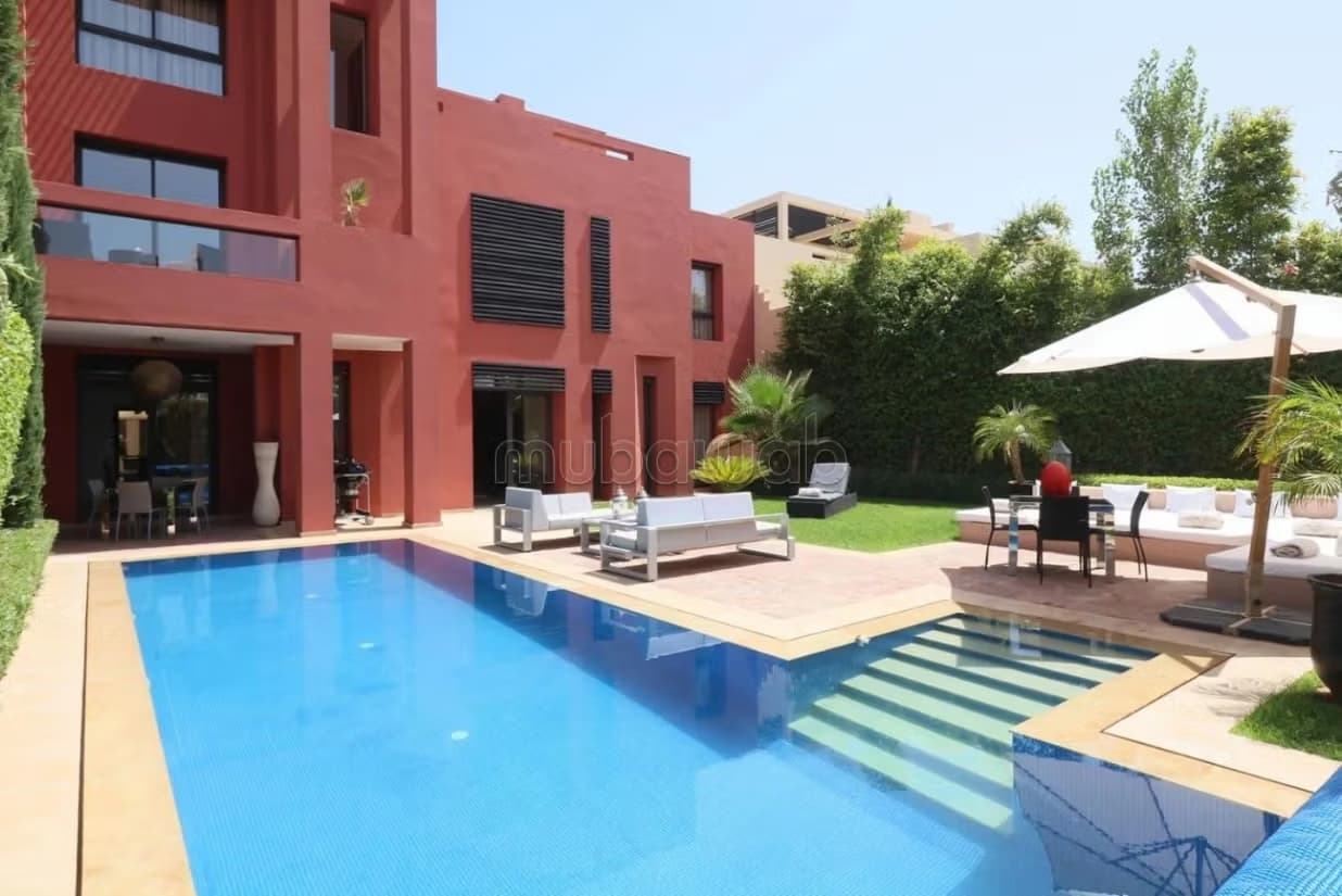 Très beau riad à vendre à Michouar. 7 pièces confortables...