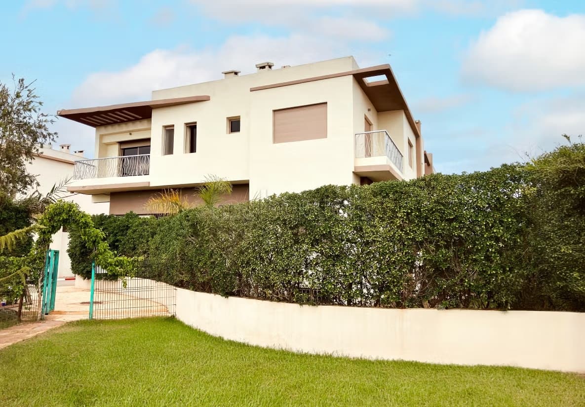 Villa 3 Façades en résidence fermée avec piscine