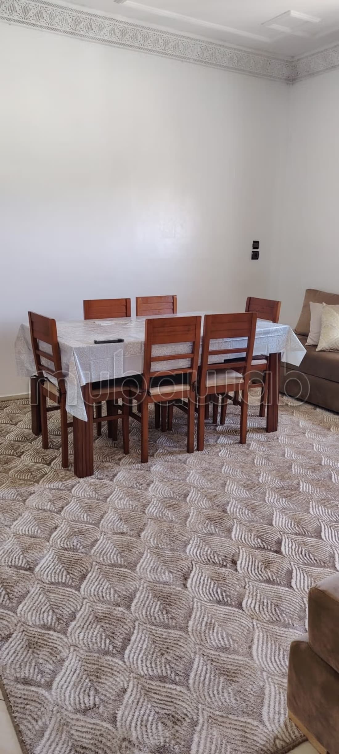 Bel appartement à vendre à Raounak. Petite surface de 74 m²...