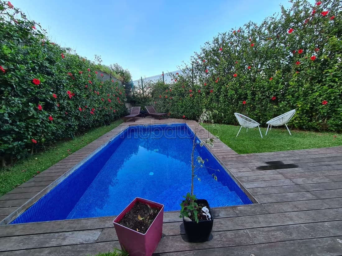 Villa d’angle 482m et 4 chambres jardin piscine