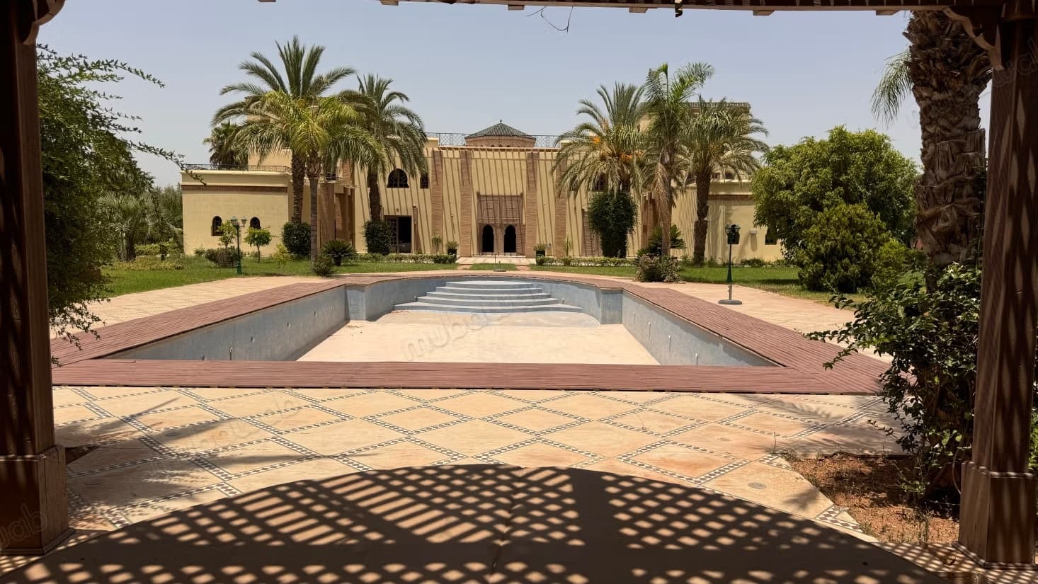 Vente maison d’hôtes de prestige à Marrakech. Meublée