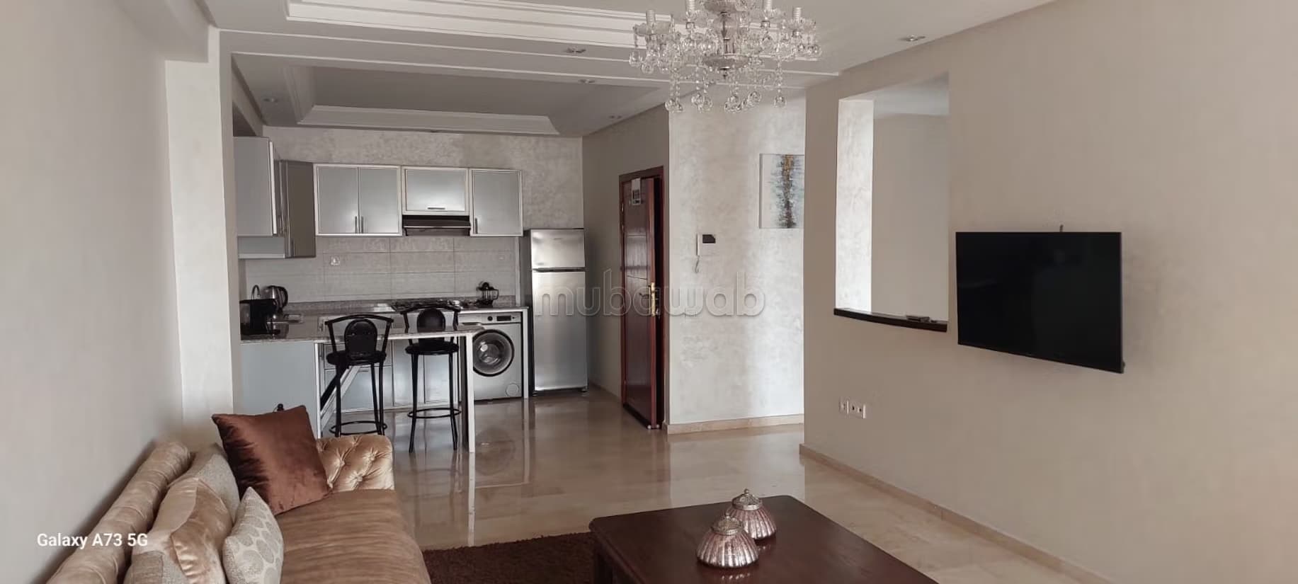 Appartement à louer à Bourgogne Ouest. 1 Pièce. Prestation...