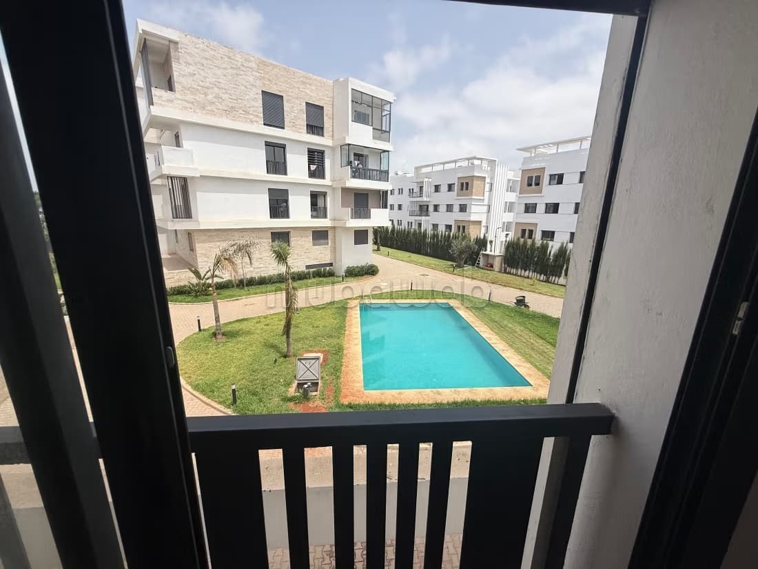77 m² à louer avec piscines proche UM6 et CFC