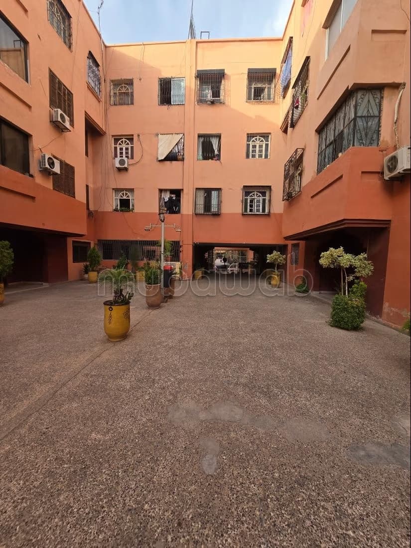 Le parking souterrain à Ain M'zwar, appartement au premier é...