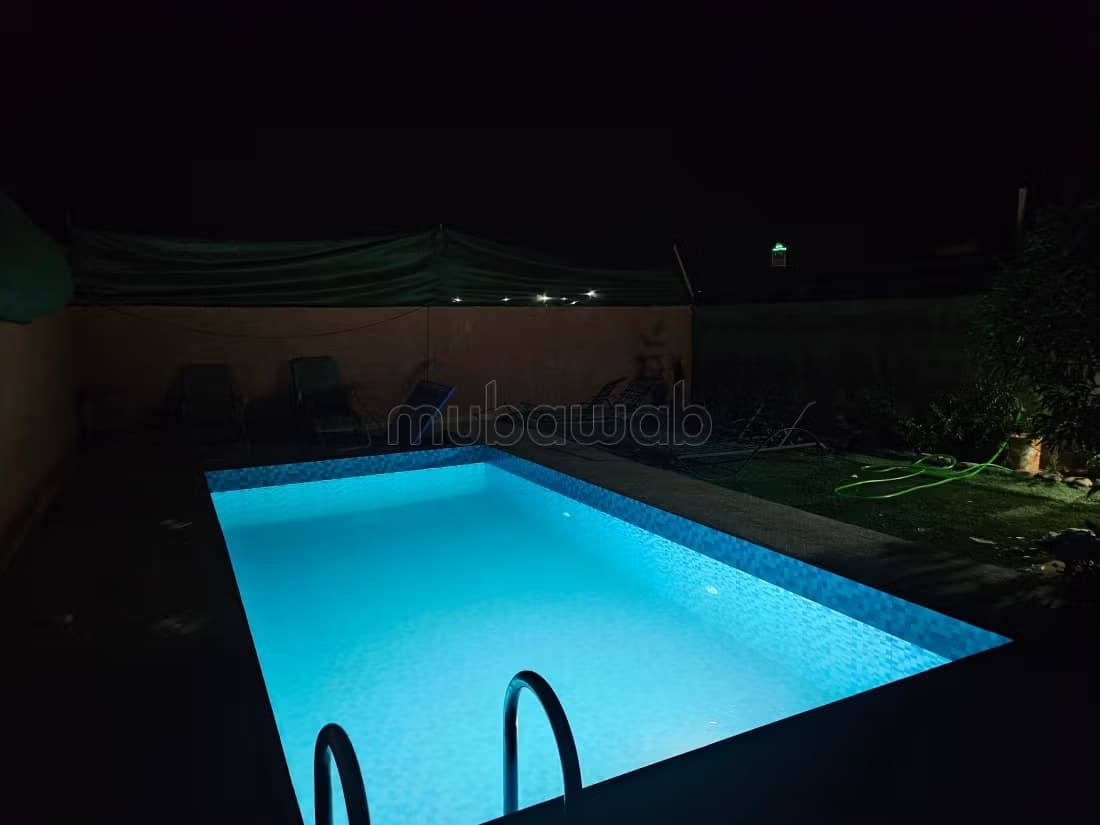 Villa à louer sur la Route de Ouarzazate. 6 grandes chambres...