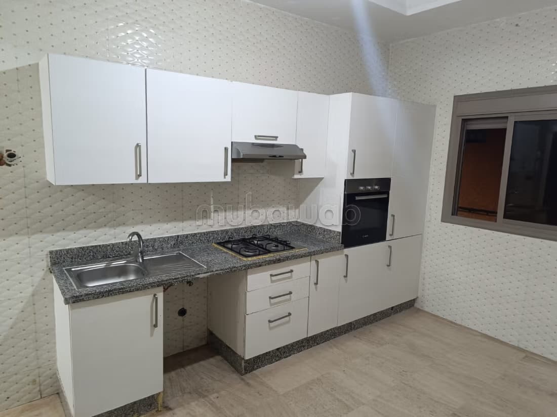 À LOUER – Bel appartement lumineux à Azli