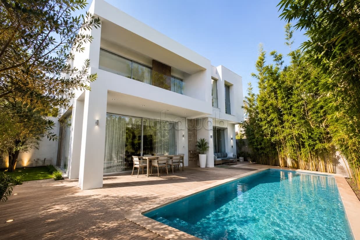 Villa d'Architecte d'Exception à Louer meublée 390 M2– Chant...