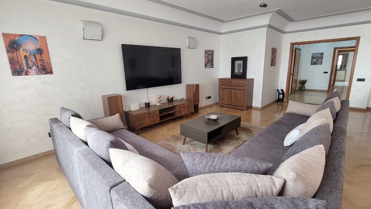 Appartement en location à Triangle d'Or. 4 chambres. Meublé