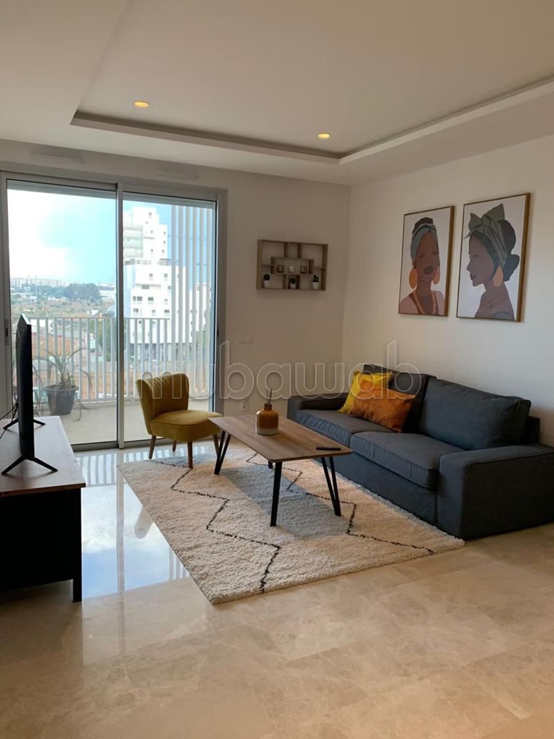 Joli studio en etage élevé avec grande terrasse