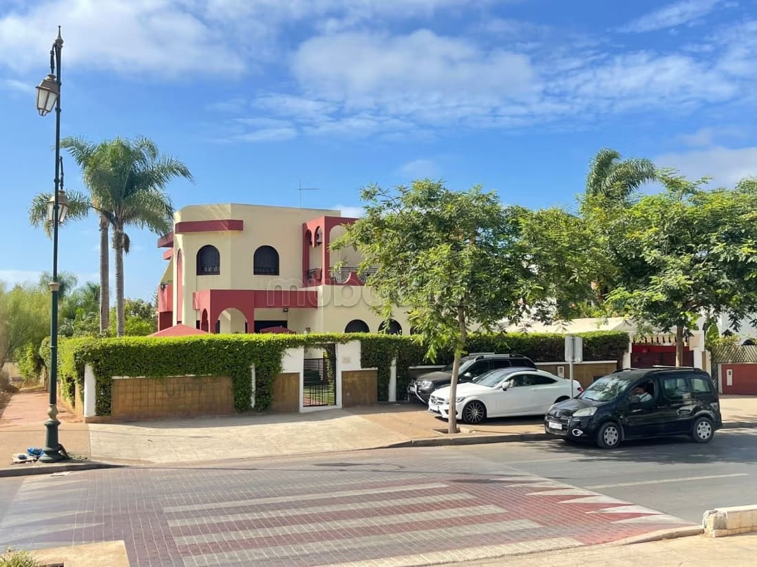 Villa habitable et commerciale hay riad