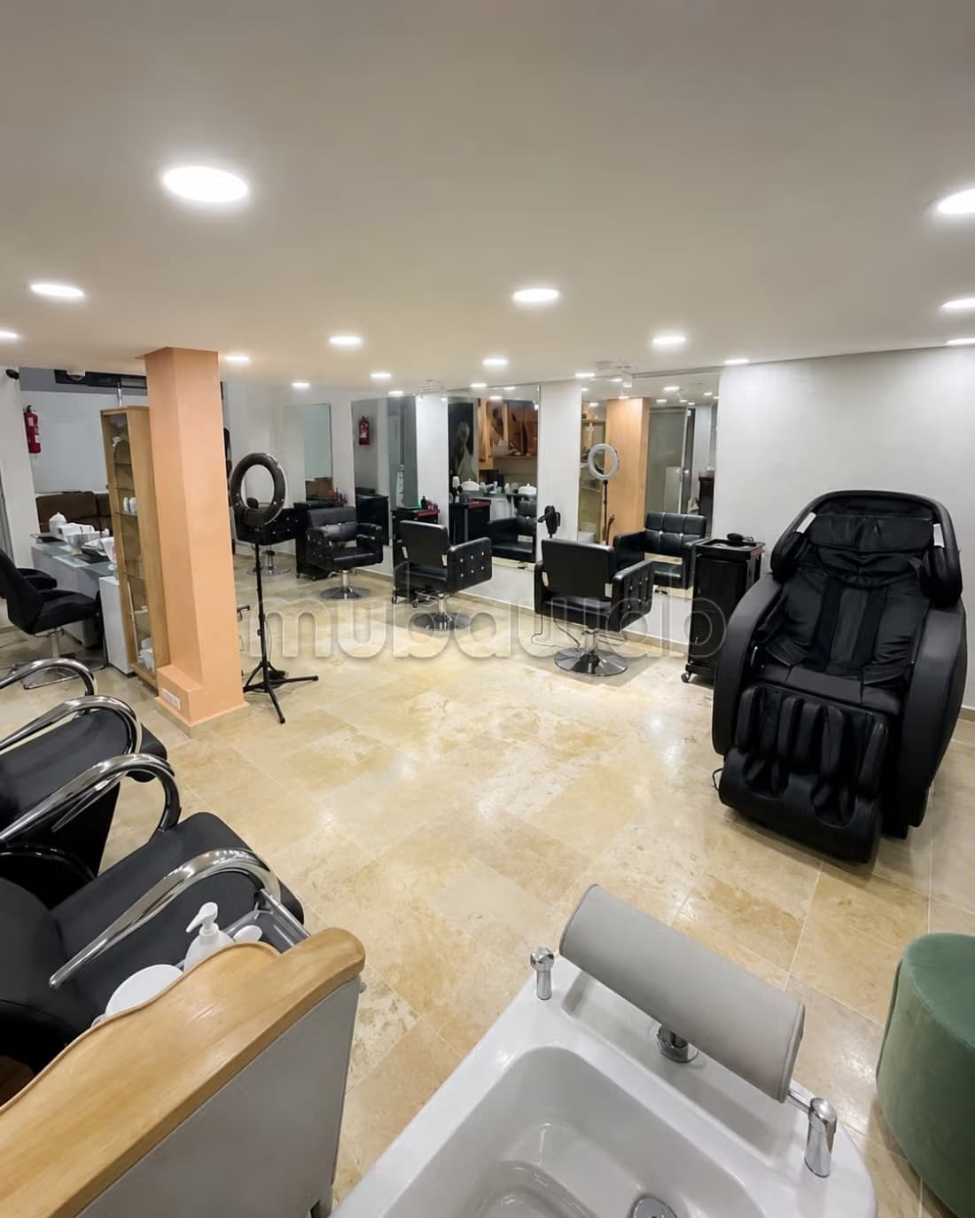 Salon de coiffure et beauté de 202 m² à vendre Cheikh Daoui...