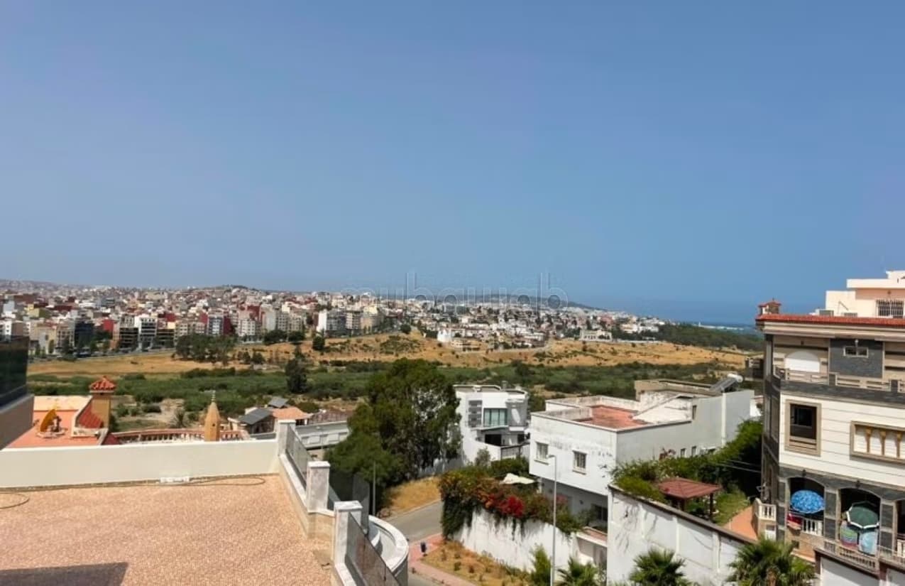 A louer magnifique etage villa meuble avec entree independan...